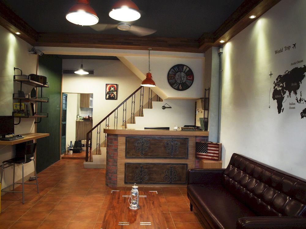 Knock Knock Hostel Kaohsiung Buitenkant foto