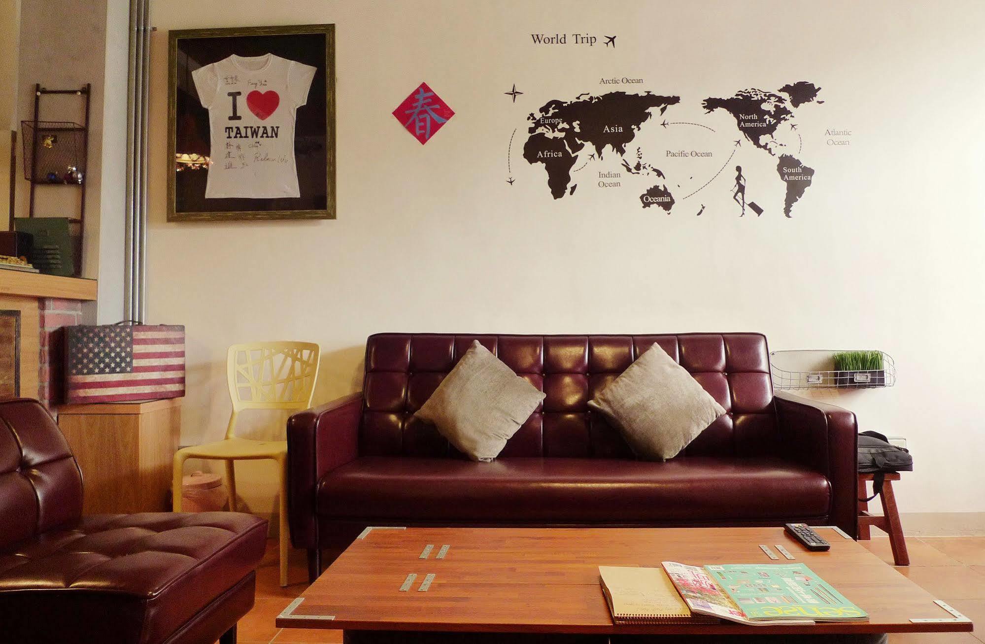 Knock Knock Hostel Kaohsiung Buitenkant foto