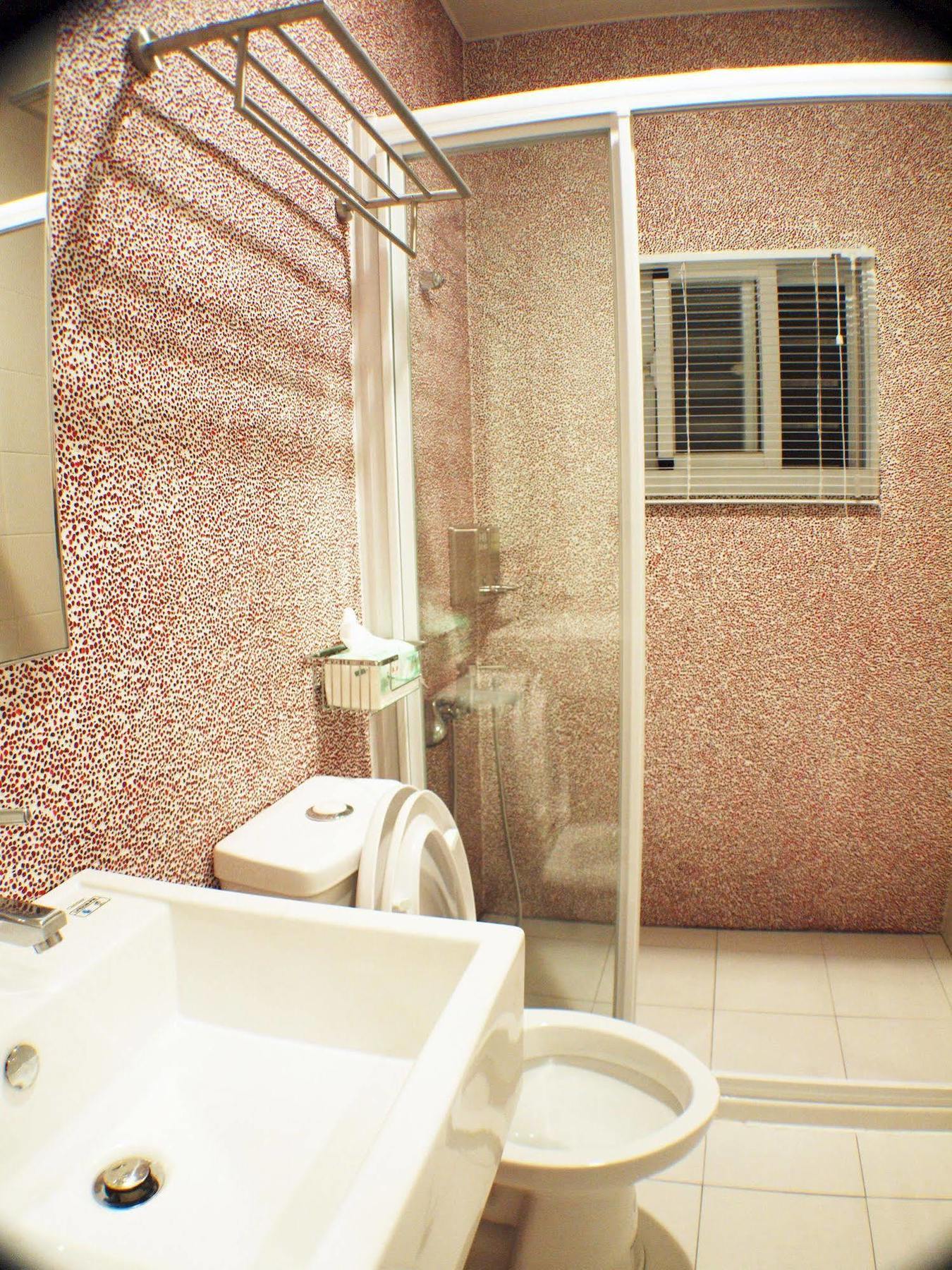 Knock Knock Hostel Kaohsiung Buitenkant foto